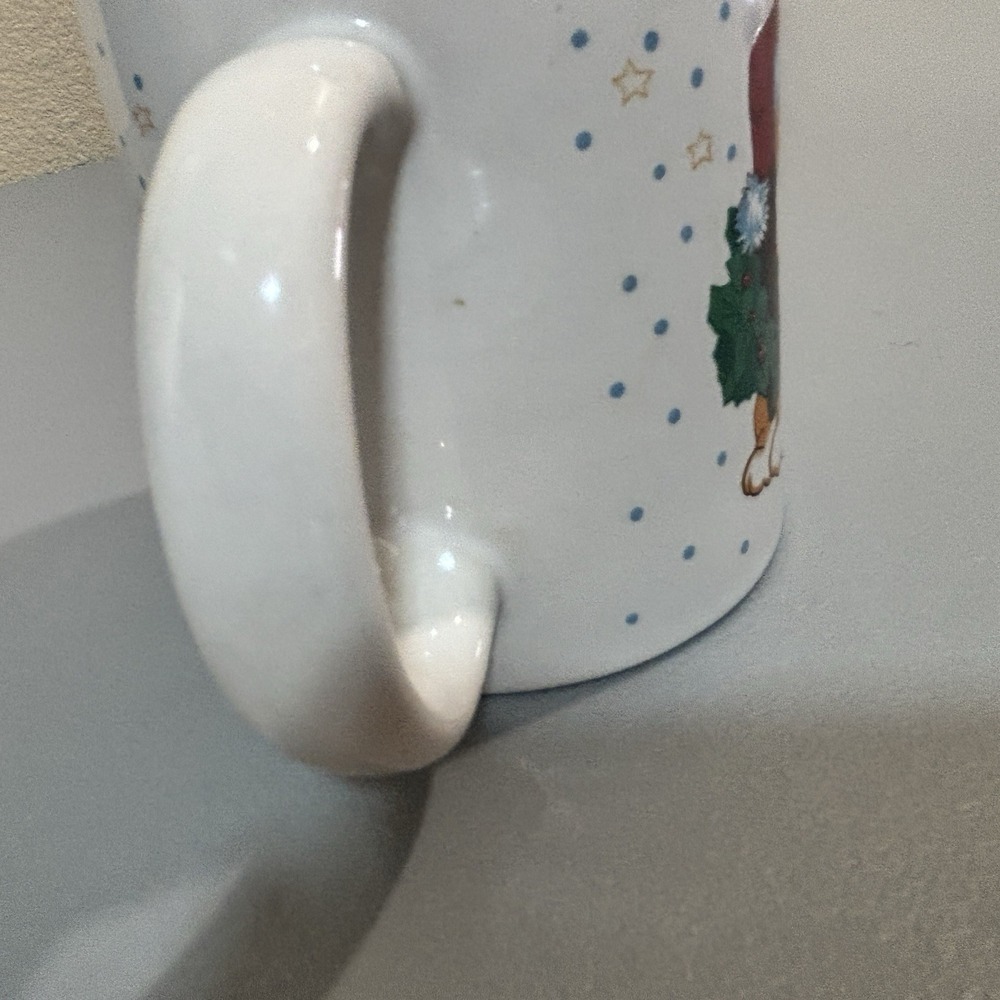 Basset Hound 1980's Christmas Holiday Dog Mug Wreath, Santa Hat 8 oz Stars Dots - Picture 5 of 10